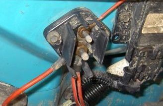 Pennock S Fiero Forum Battery Tender By Noluck13 The Charger Is Attached To Top Of A Maintenance Free Battery By Velcro Strips So It Can Be Removed When Needed Vent Grill Easily Clears