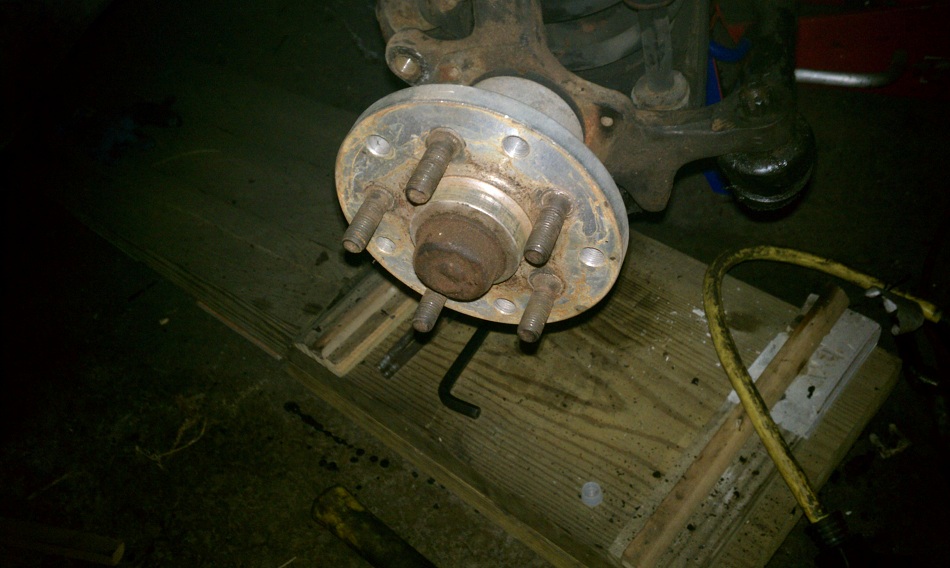 What Car are these Front Hubs from? Pennock's Fiero Forum