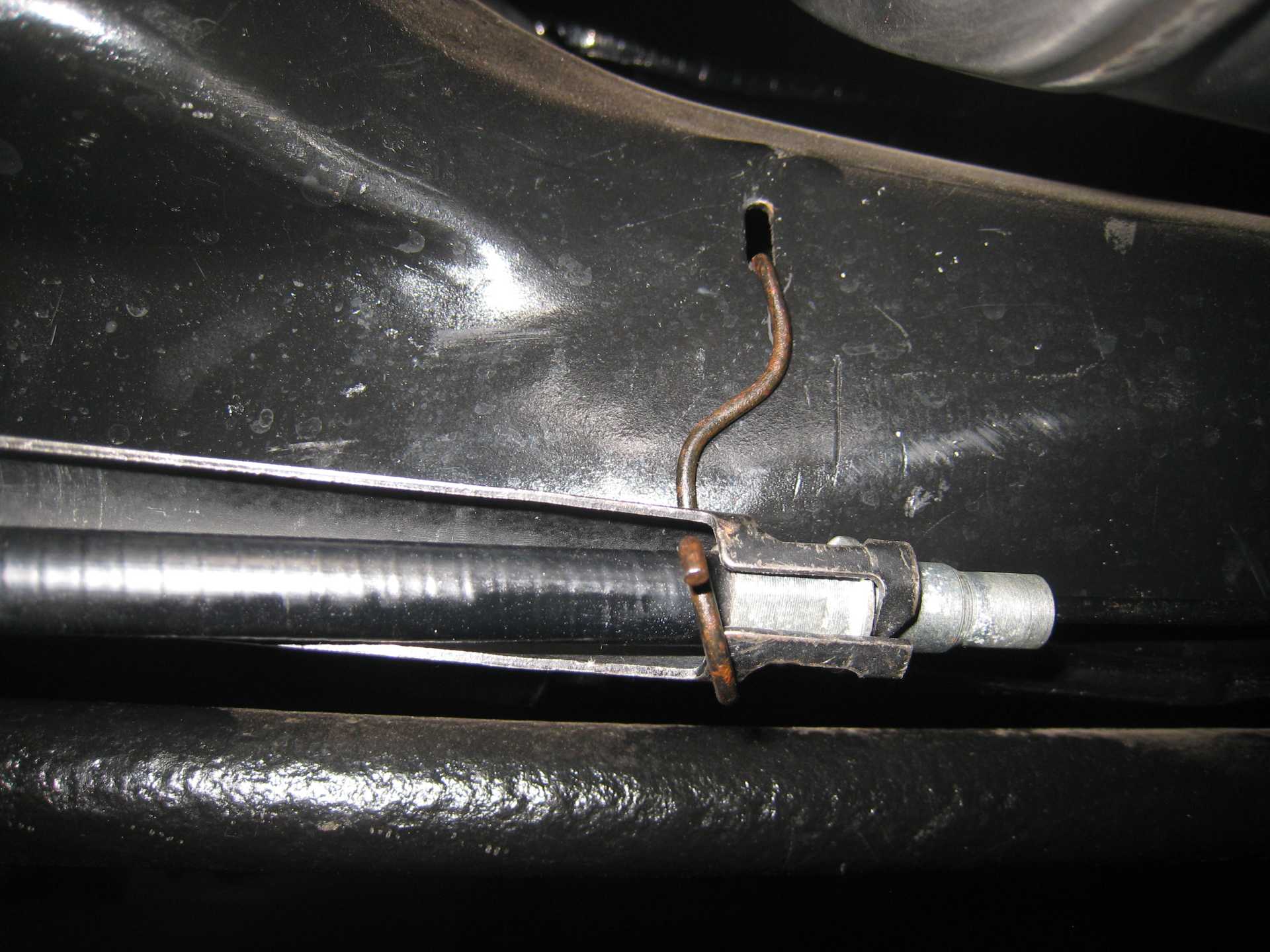 Parking brake cable hooks (8487) Pennock's Fiero Forum