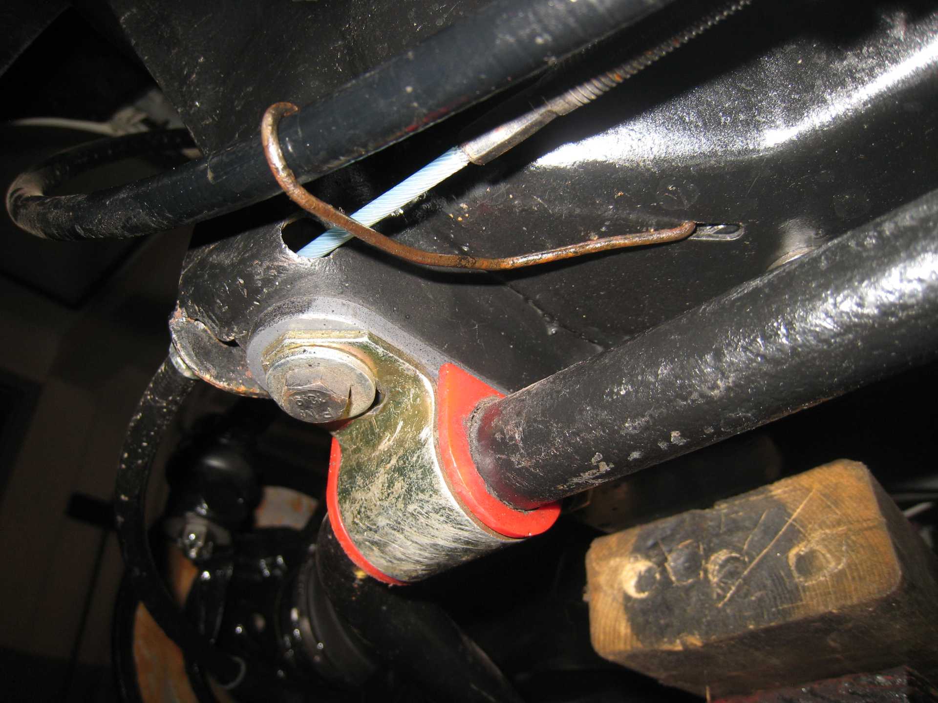 Parking brake cable hooks (8487) Pennock's Fiero Forum